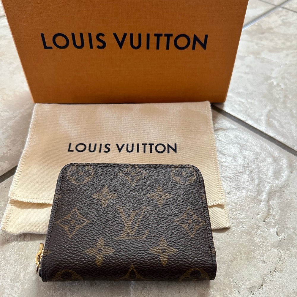 Louis Vuitton Brown and Gold Monogram zip wallet